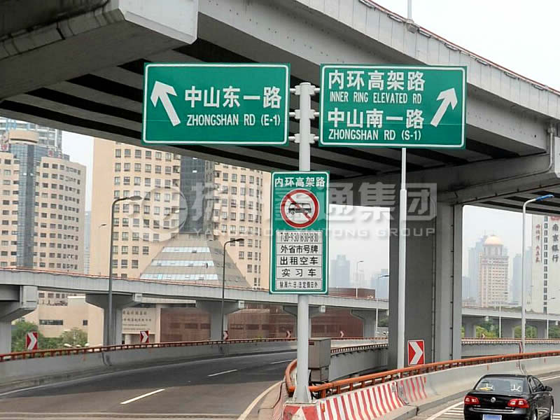 BZG-013，交通標(biāo)志桿，T型三懸臂交通標(biāo)志桿