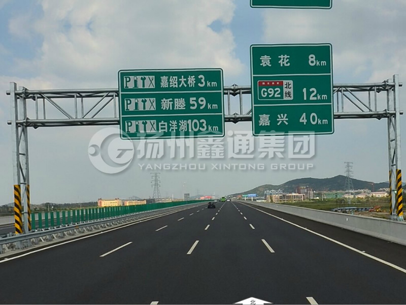 LMJ-029，桁架式標志牌龍門架