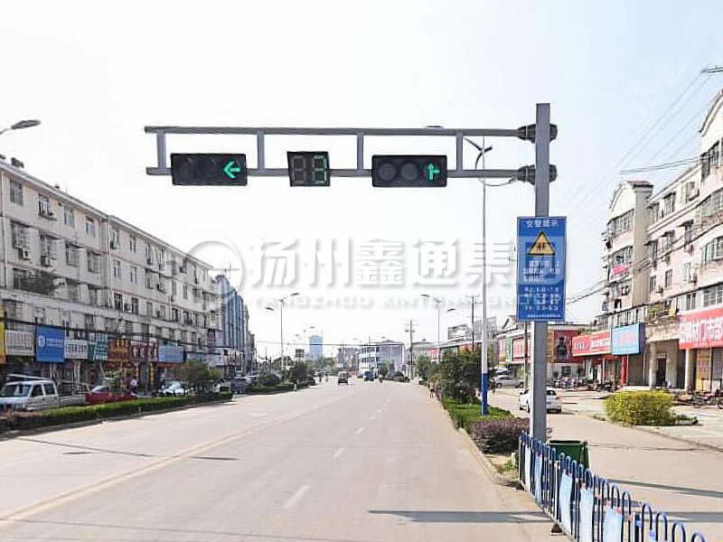 XHDG-057，F(xiàn)型方管信號燈桿